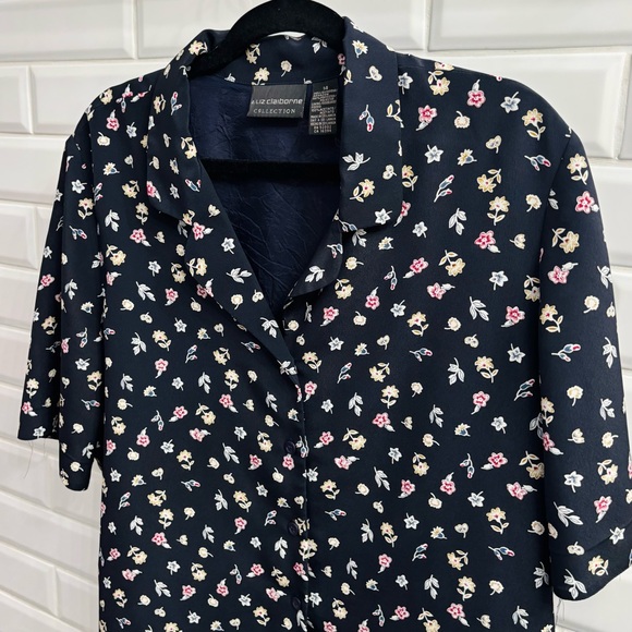 Vintage Liz Claiborne Women’s Navy and Floral Button Down Short Sleeve Shirt - Picture 2 of 4